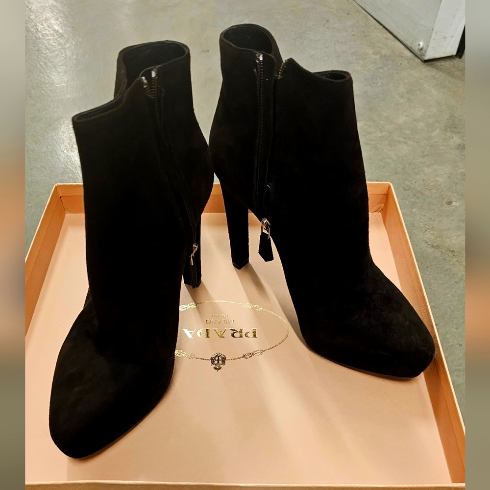 BNIB - Prada - Brown Ankle Boot - 37.5 eur (7.5 us)